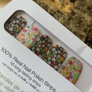Color Street Daisy Me Rolling Floral Glitter Nail Strips